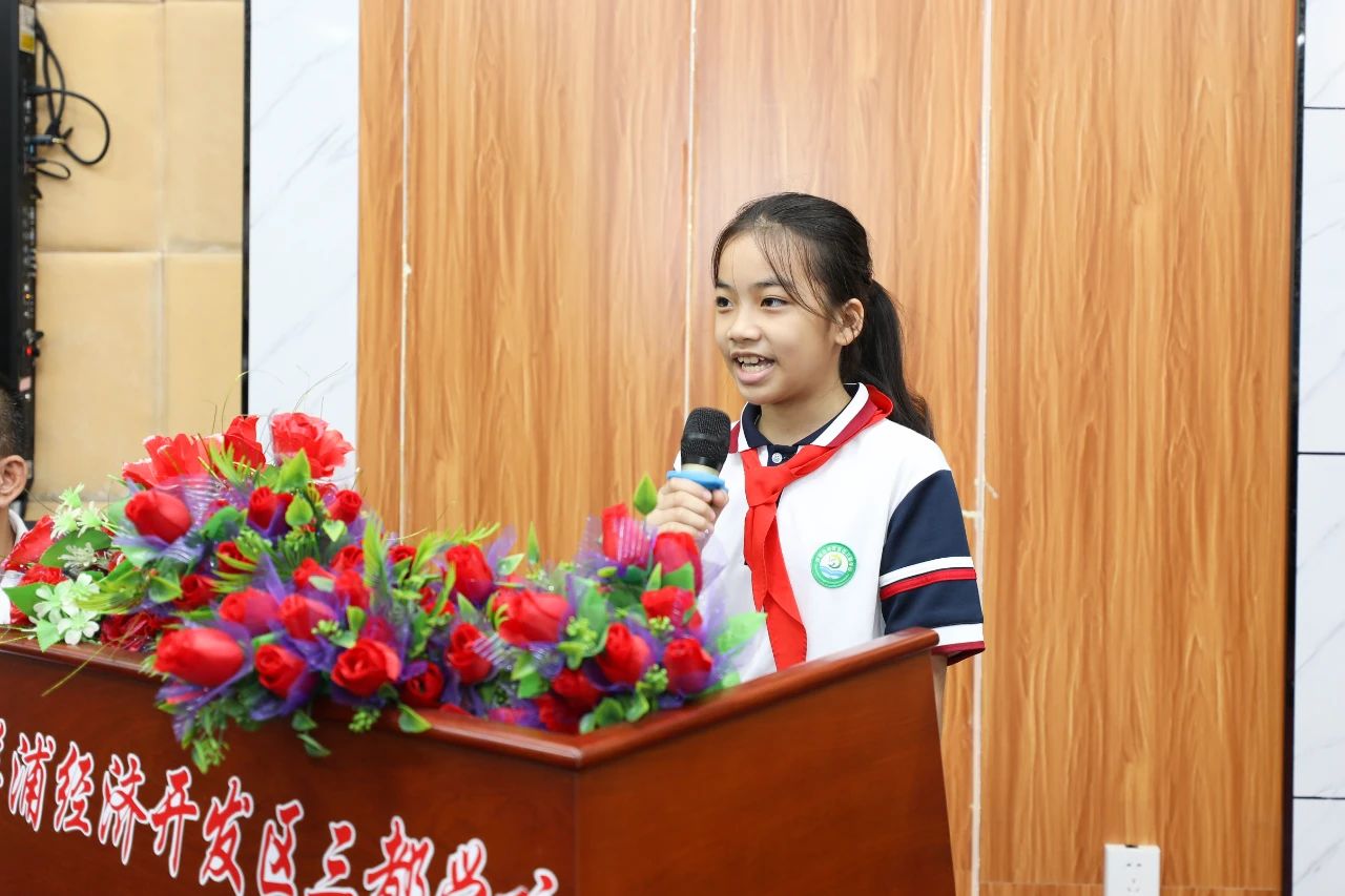 情暖校園 關(guān)愛成長 海南礦業(yè)開展六一兒童節(jié)公益捐贈(zèng)活動(dòng)3.jpg