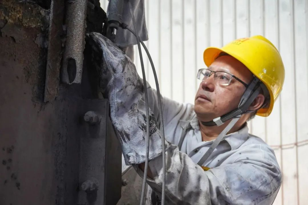 喜報 | 海南礦業(yè)員工陳用利被授予“海南省勞動模范稱號”